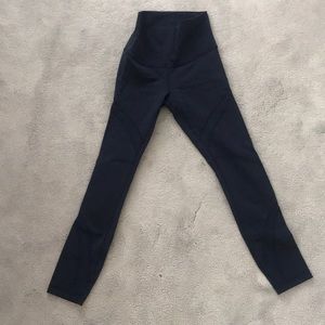 Blue Mesh Lululemon Wonder Under Leggings 7/8